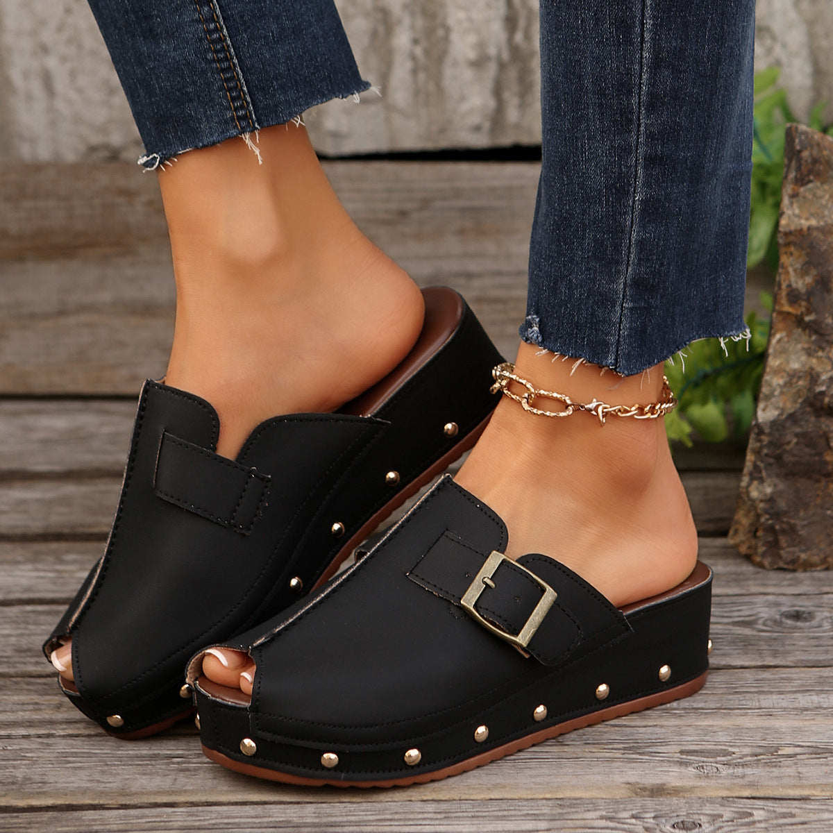 Summer Fish Mouth Wedges Sandals With Rivet Buckle Design Fashion Thick Bottom Slippers For Women Outdoor Non-slip Slides